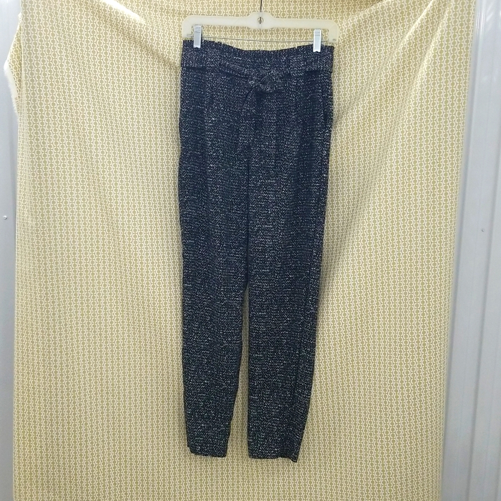 2/$20 3/$24 Express Black and White Ankle High Rise Pants